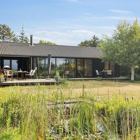 Stasia - 50m From The Sea By Interhome